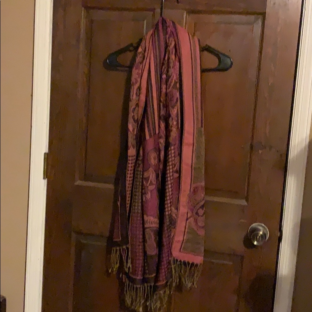 Women’s Pink Floral Scarf with Fringe (New)